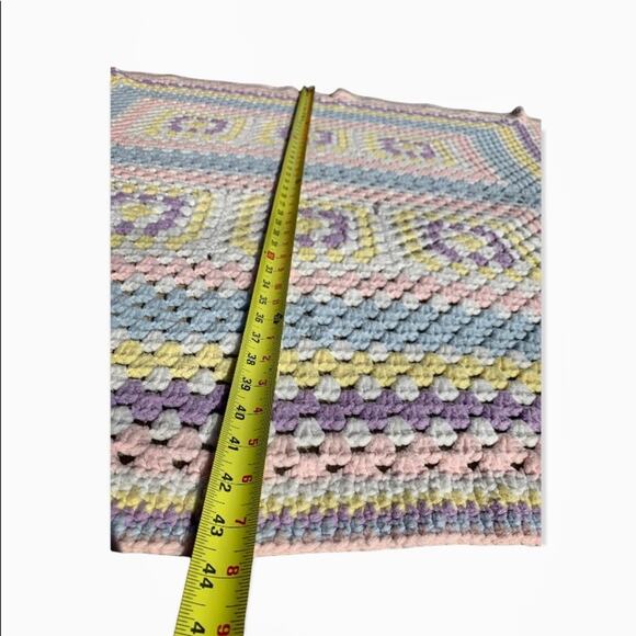Handmade Vintage Grandma Square Crochet Knit Blanket - Picture 4 of 6